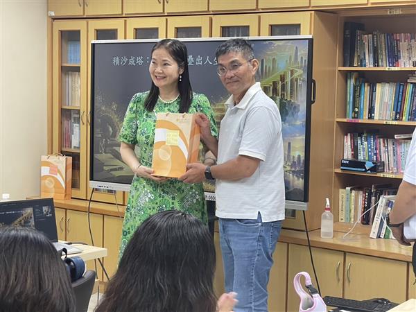 1150914 專題講座:【學長學習分享會】, 共2張圖片
