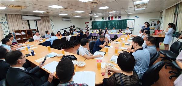 109學年度成教所組發班新生座談, 共14張圖片