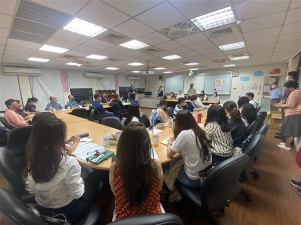 111學年度組發班新生座談會, 共13張圖片