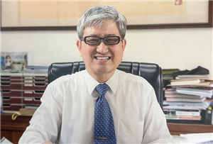 第八任 代院長　吳連賞 教授
