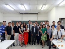 專題講座-盲目追求財富數字，還是享受 人生的快樂指數。莊連豪先生(102.04.28), 共6張圖片
