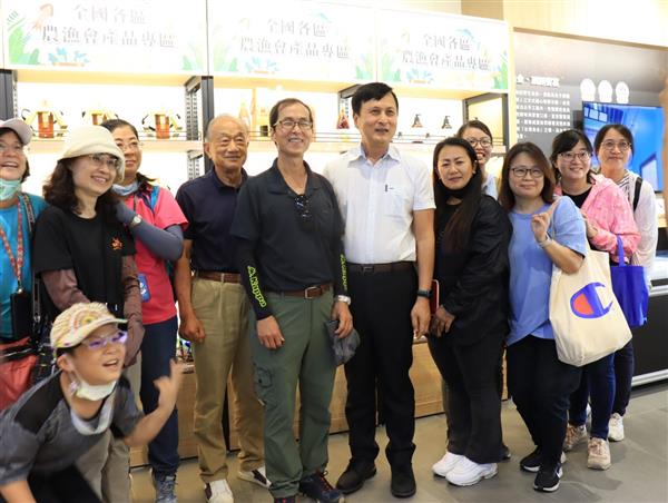 蚵仔竂漁港漁會踏查（李文環老師帶領在職班）, 共6張圖片
