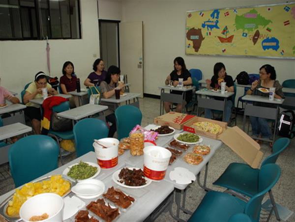 夜98級班會聚餐, 共4張圖片